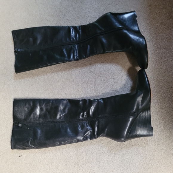 NINE WEST GENUINE LEATHER BOOTS - Picture 5 of 9